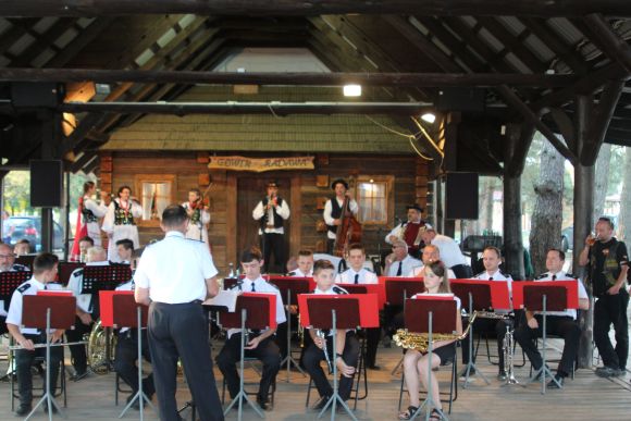 Wieczór z Krystyną Giżowską i Darkiem Bernatkiem w Radawie