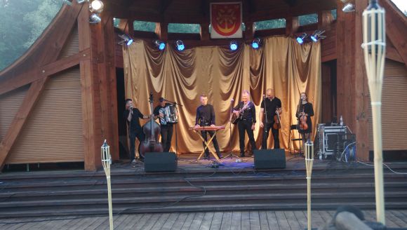 Wieczór z Kabaretem Pod Wyrwigroszem i zespołem Karczmarze